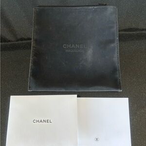 CHANEL Elegant Black Zipper Pouch with blank card and envelope